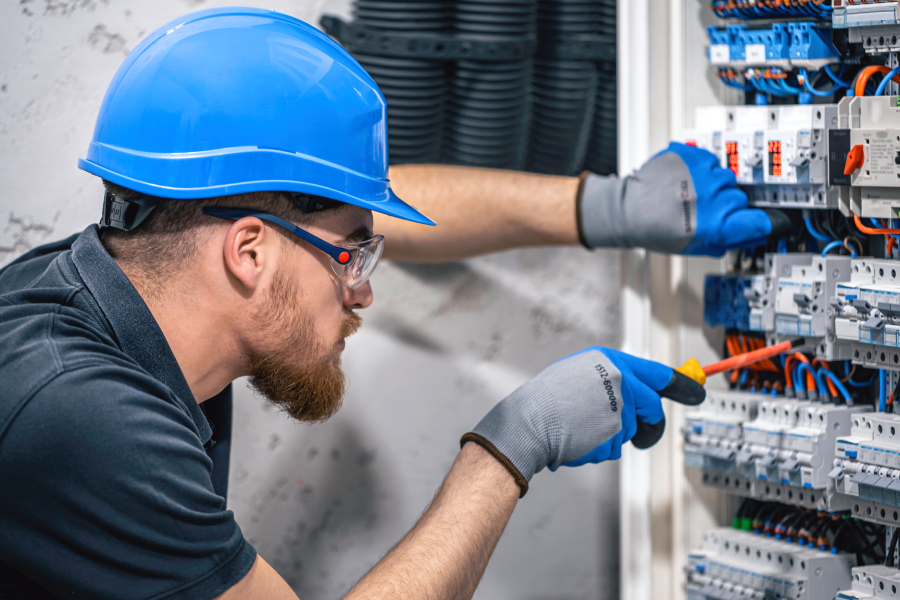 Hire Electricians in Leeds